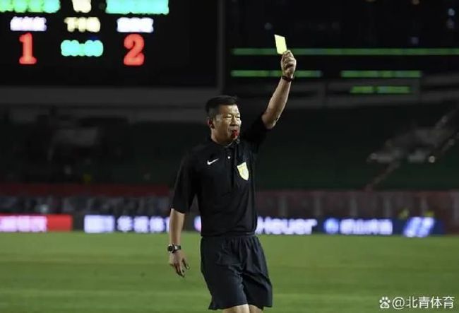 昨天她从李亚鹏手中接下“爱心大使证书”，近期将前往青海探访接受唇腭裂手术的儿童 《缝纫机乐队》新海报 范伟于谦岳云鹏金句频出 2017-09-14 由大鹏（董成鹏）导演，大鹏、乔杉、娜扎、李鸿其、韩童生、曲隽希主演，于谦、岳云鹏联合出演的喜剧电影《缝纫机乐队》将于9月29日全国上映。