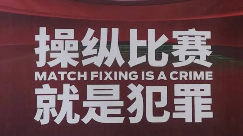 出品人李旭，导演徐阿晴出席映前观众交流活动。