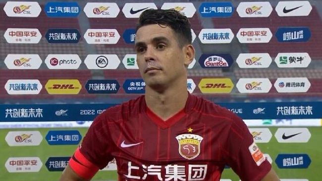 《哭声》由郭道元、黄政民、千禹熙等人主演，讲述了一个诡异的日本人来到小村庄后发生的诡异事件。