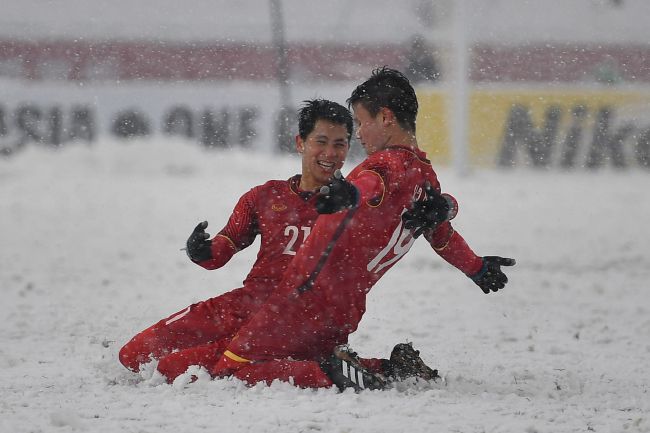 短发早已不再是男人的专利，女性也可以剪短发，甚至比男人更短。