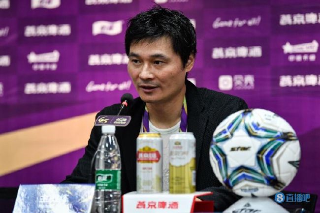 整场演唱会中，斯威夫特热情奔放，一双修长美腿更是吸睛夺 泰勒·斯威夫特亮相青少年奖 皮格茜敞怀秀内衣 2013-11-04 英国伦敦当地时间11月3日，众明星出席BBC英国广播电台举办的青少年奖活动。