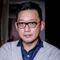 因为我算是演员出身，再进入配音行业，当我看到这些评论，太乙真人也给了我无限大的能量，也在支撑着我往前行。