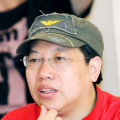 《了不起的老爸》稳居亚军，日票房收677万 大盘稳步回升 《当男人恋爱时》单日票房涨幅7% 2021-06-25 6月24日，全国院线总票房报收4106万，较前日涨幅4.35%。