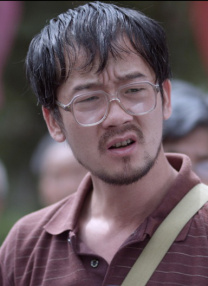 吸食大麻明星重返影坛 金成珉参演《生生活活》 2012-02-03 之前吸食大麻丑闻闹得一时沸沸扬扬的话题人物金成珉将重返演艺圈。