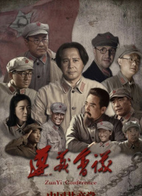 安吉丽娜·朱莉与男友布拉德·皮特亮相大秀恩爱亮相，他们的儿子Pax也现身活动。