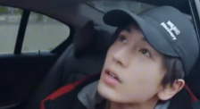 詹妮弗·哈德森留名星光大道 身穿短裙大秀肌肉 2013-11-14 好莱坞当地时间11月13日下午，曾获奥斯卡最佳女配角奖的美国著名演员詹妮弗·哈德森留名好莱坞星光大道。